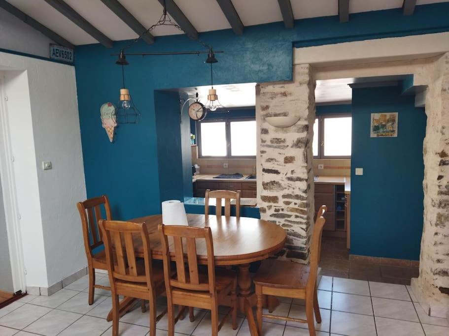 Charmante Maison Atypique En Village Saint-Colombin Bagian luar foto