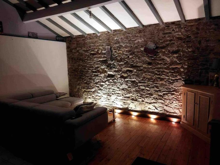 Charmante Maison Atypique En Village Saint-Colombin Bagian luar foto