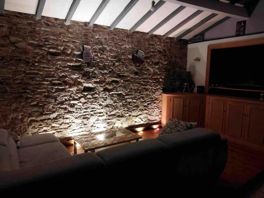 Charmante Maison Atypique En Village Saint-Colombin Bagian luar foto